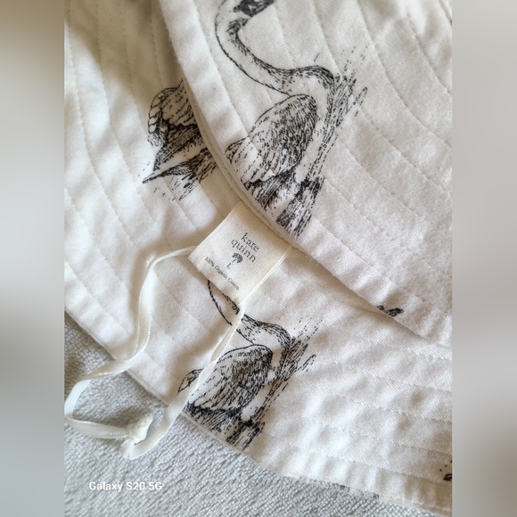 Kate quinn bundle 🖤🦢 - Picture 7 of 10